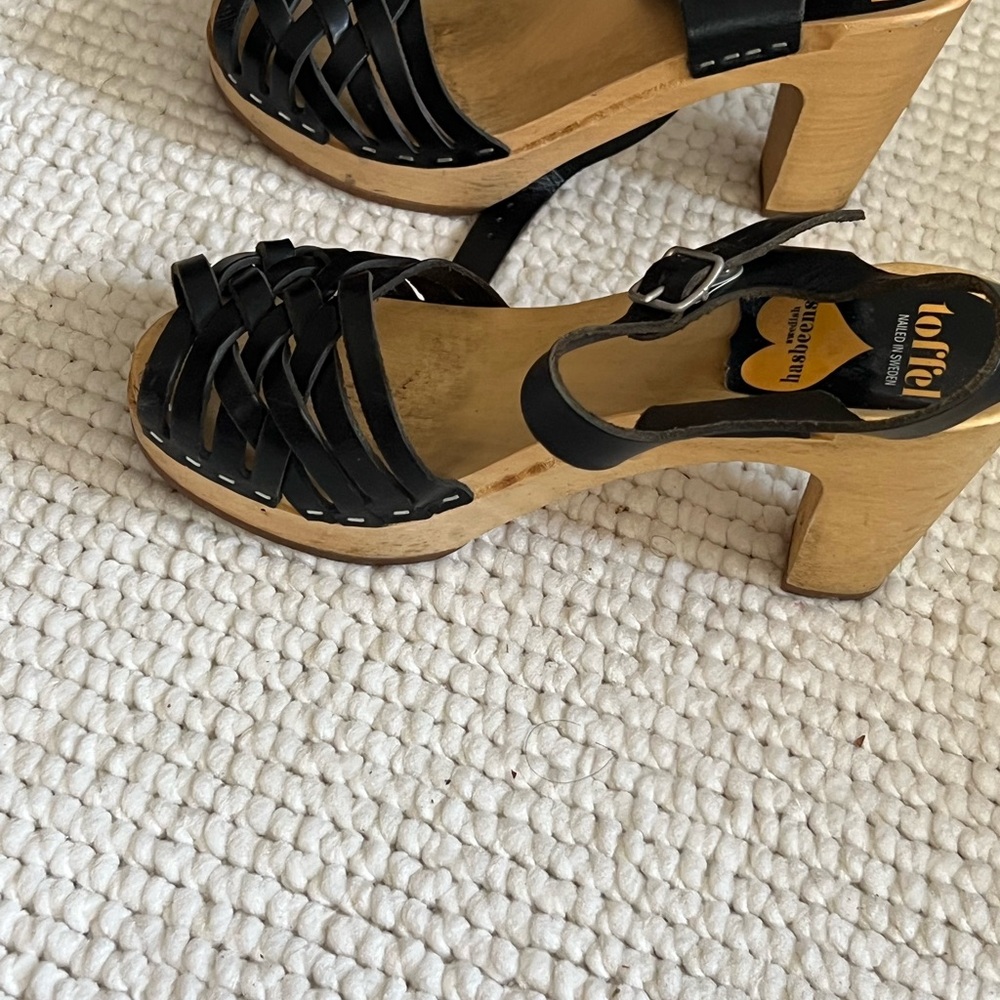 Swedish Hasbeens Black Leather Mules - Picture 3 of 4